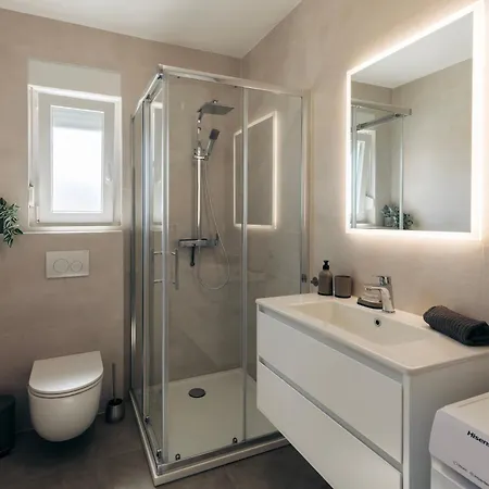 Sunchill Apartment *